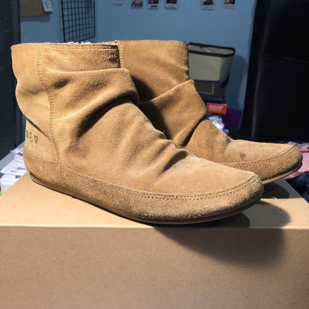 Ankle booties